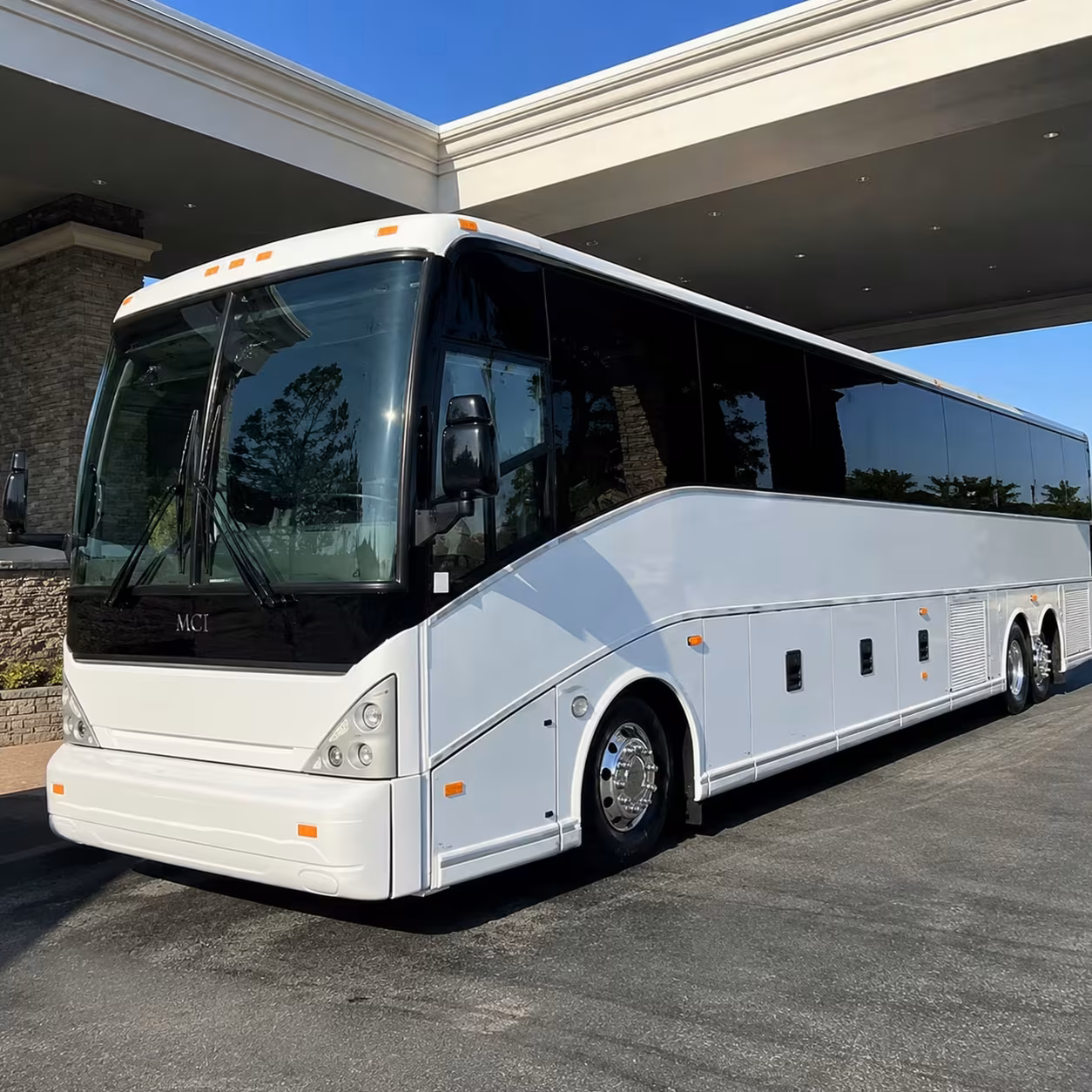 book early for wilmington airport shuttle buses in peak season