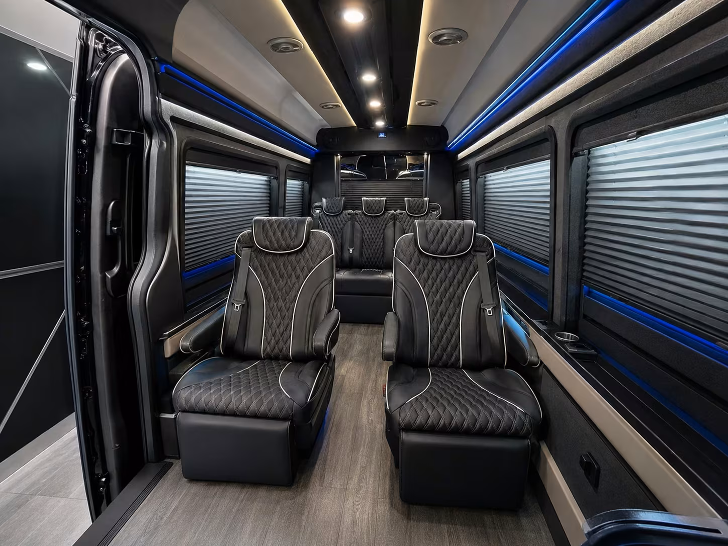 hotel to airport shuttle buses across wilmington