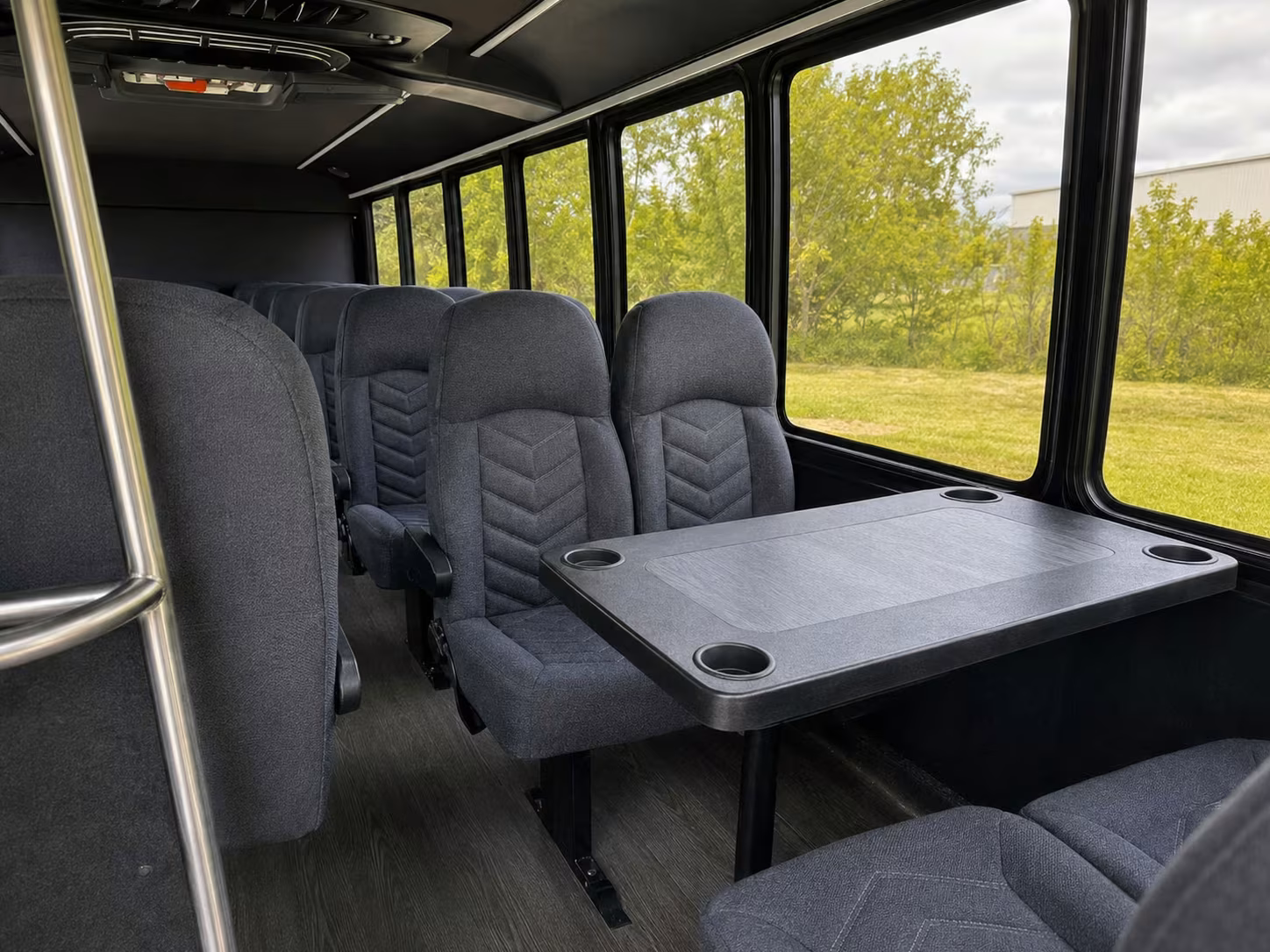 wilmington 15 passenger minibus rental