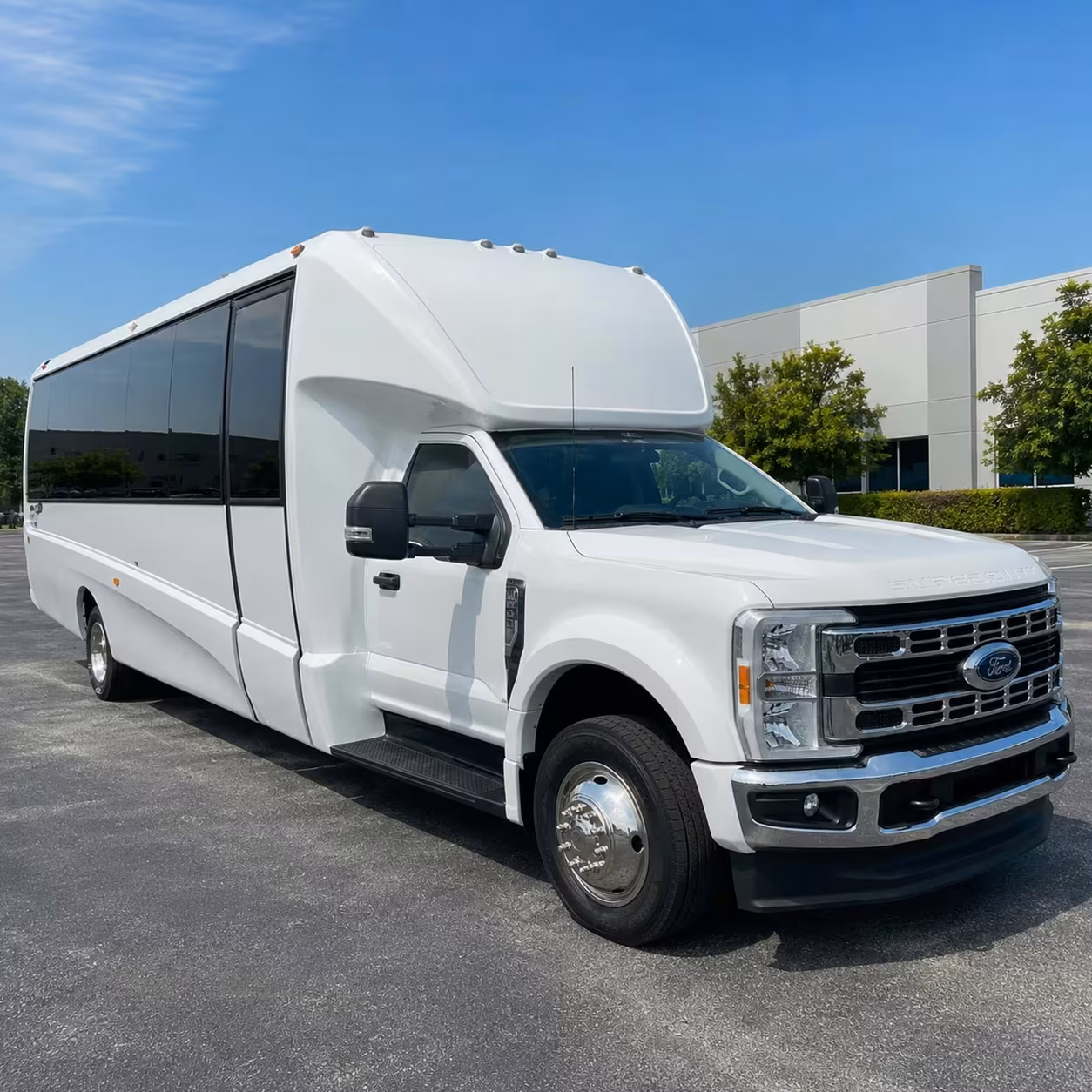 wilmington 18 passenger minibus rental