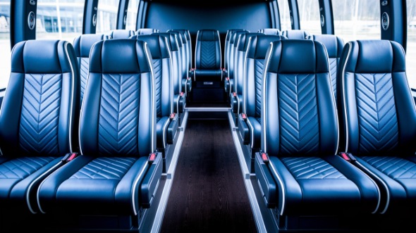 wilmington 20 passenger minibus rental