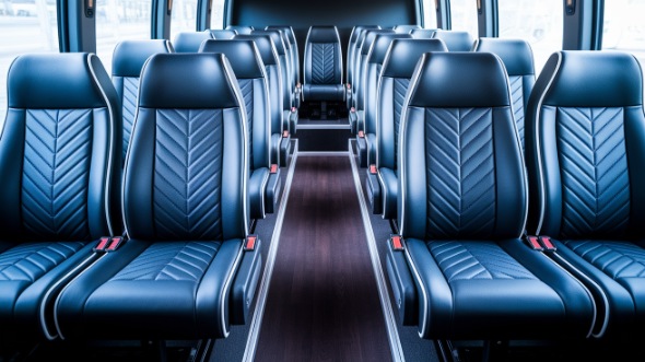 wilmington 30 passenger minibus rental